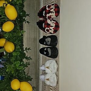 3/$10 Set of Size 2 Baby Girl Shoes. 3 Pair. For Ages 3-6 Months. Bundle to save